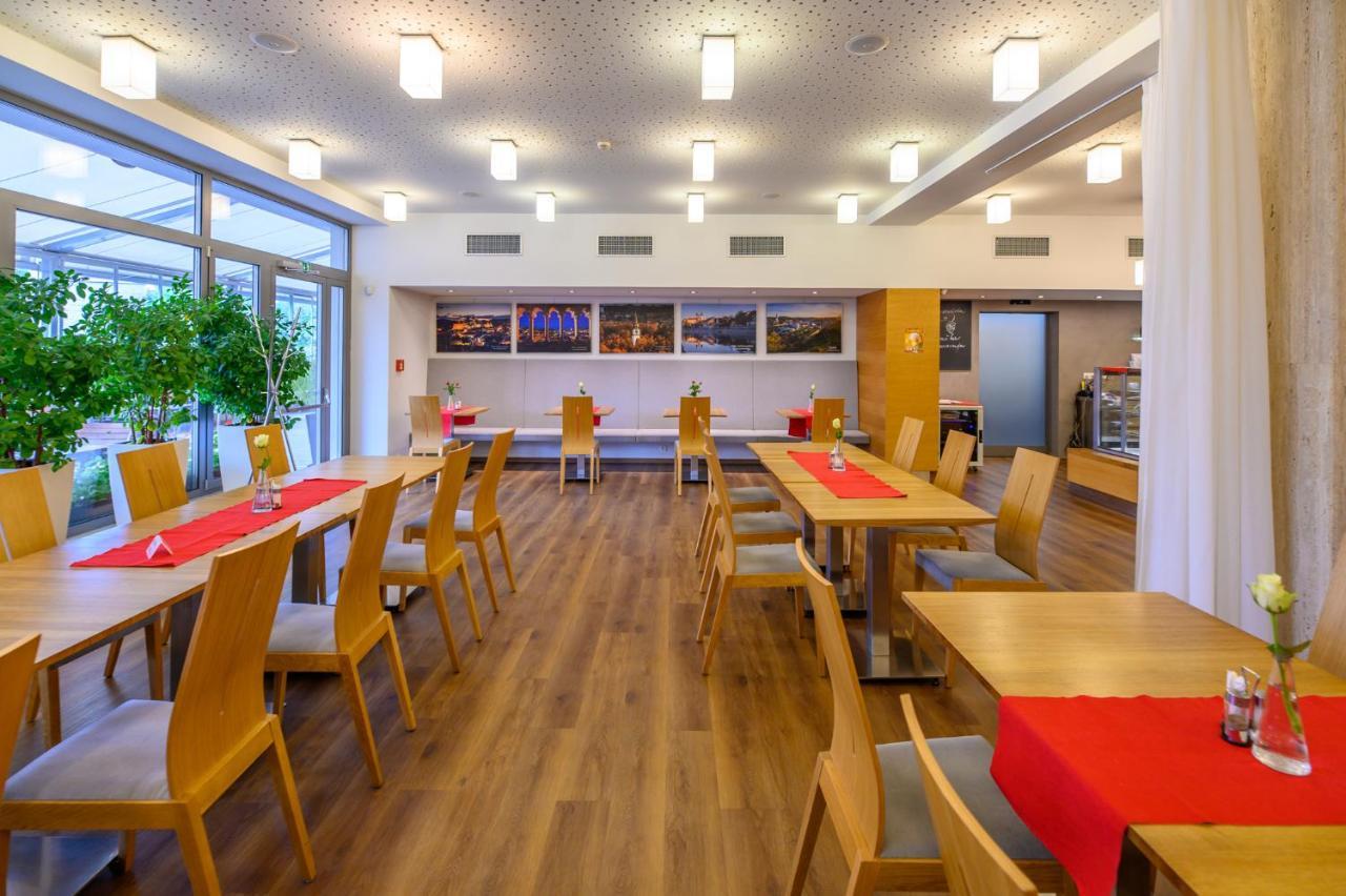 Hotel Atom Třebíč מראה חיצוני תמונה